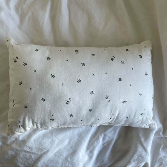 Zara Home Mini Floral Pillow - Picture 3 of 3
